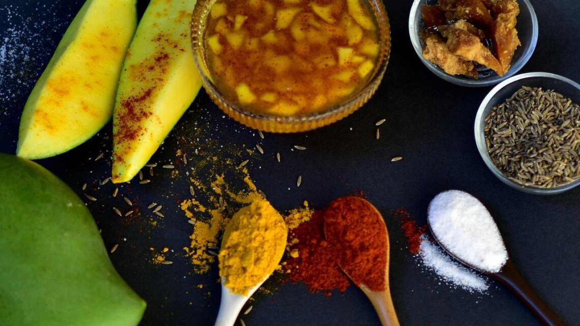 आम का अचार कैसे बनाएं
